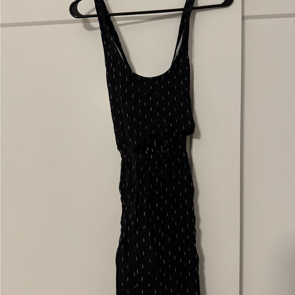 Elegant Black RVCA Sleeveless Dress with cut out
